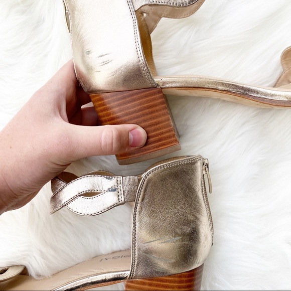 Via Spiga Stacked Heel Gold Leather Sandals - Picture 4 of 7